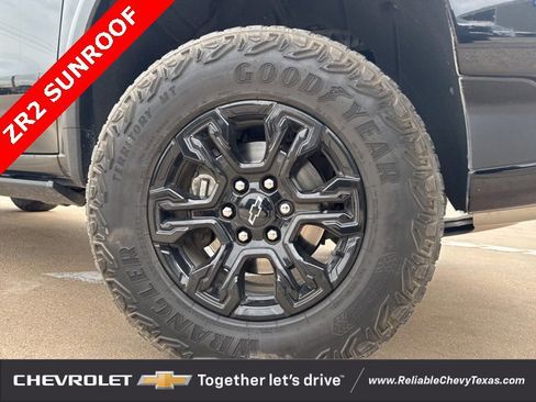 Used 2023 Chevrolet Silverado 1500 ZR2 w/ Technology Package image 37