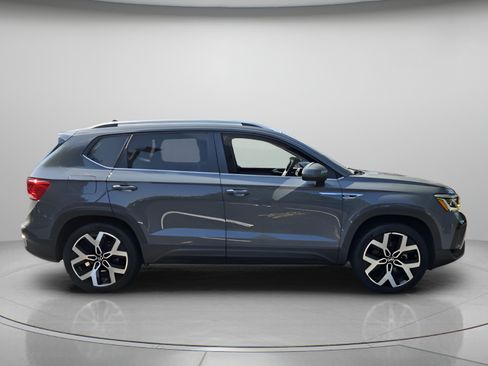 Certified 2022 Volkswagen Taos SEL AWD/4WD image 6