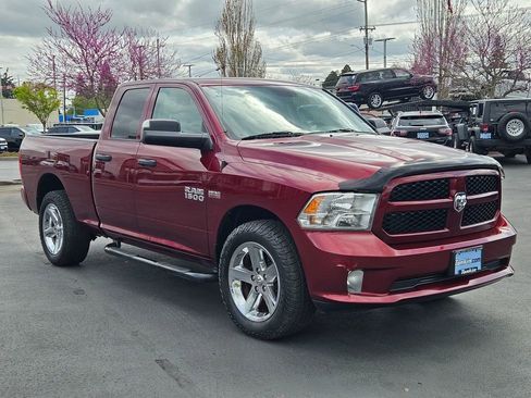 Used 2017 RAM 1500 Express AWD/4WD image 8