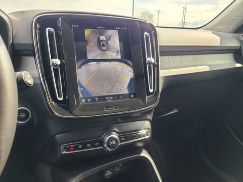 Used 2025 Volvo XC40 B5 Plus w/ Protection Package Premier AWD/4WD image 29