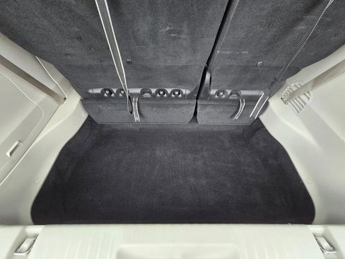 Used 2024 Chrysler Pacifica Select image 33