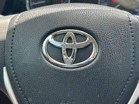 Used 2018 Toyota Corolla LE FWD image 31