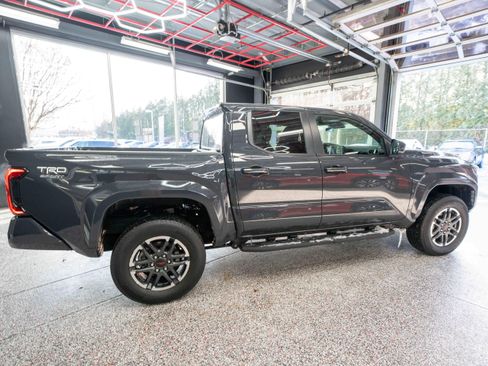 Used 2024 Toyota Tacoma TRD Sport image 4