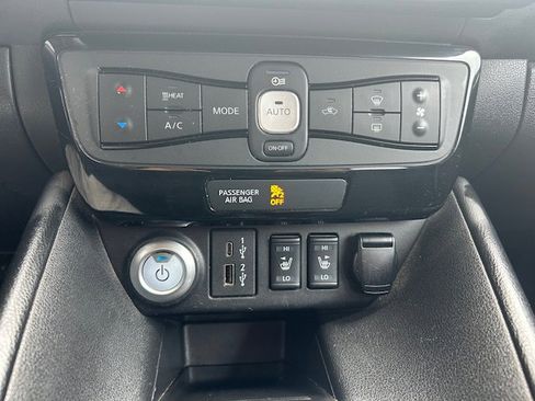 Used 2022 Nissan Leaf SV image 17