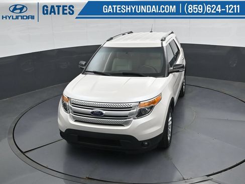 Used 2015 Ford Explorer XLT w/ Equipment Group 202B AWD/4WD image 49