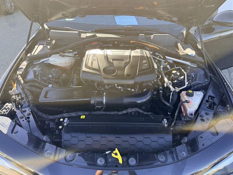 Used 2018 Alfa Romeo Giulia AWD image 33