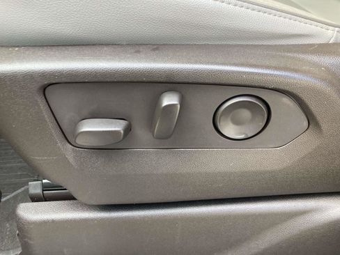 Used 2021 GMC Yukon SLT w/ SLT Luxury Plus Package image 23