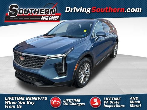 Used 2025 Cadillac XT4 Premium Luxury image 1