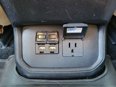 Used 2021 Toyota Highlander Limited image 15