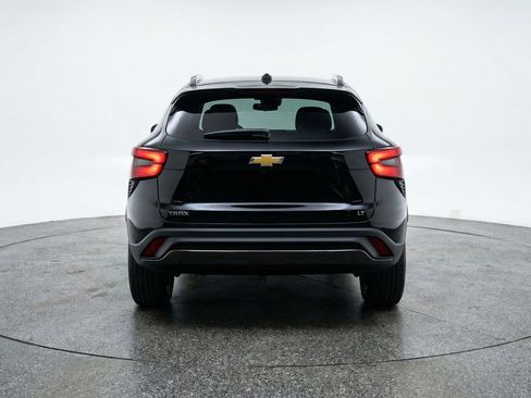 Used 2025 Chevrolet Trax LT image 7