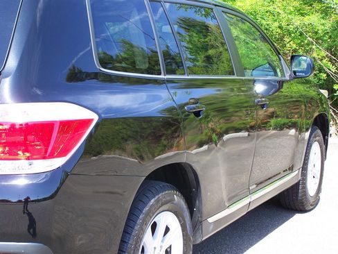 Used 2012 Toyota Highlander SE w/ Tow Pkg AWD/4WD image 31