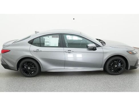 New 2026 Toyota Camry SE FWD image 11
