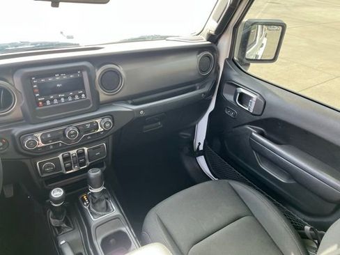 Used 2022 Jeep Gladiator Sport AWD/4WD image 13