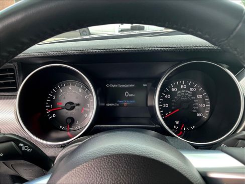 Used 2021 Ford Mustang GT w/ Black Accent Package RWD image 12