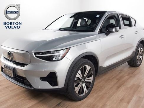 Used 2023 Volvo C40 Recharge Core AWD/4WD image 1