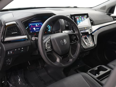 Used 2023 Honda Odyssey Touring image 24