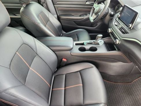 Used 2022 Nissan Altima 2.5 SR FWD image 14
