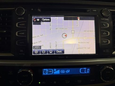 Used 2015 Toyota Highlander Limited w/ Driver Technology Package AWD/4WD image 20