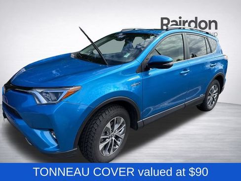Used 2017 Toyota RAV4 XLE AWD/4WD image 3