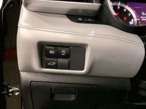 Used 2023 Toyota Highlander XLE AWD/4WD image 35