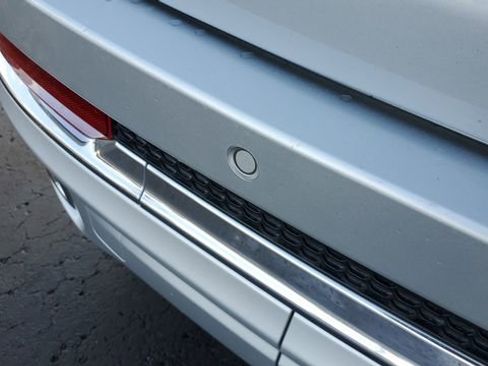 Used 2022 Jeep Grand Cherokee Overland w/ Advanced Protech Group III image 34