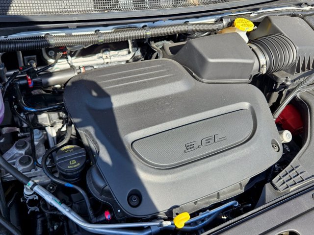 New 2025 Chrysler Pacifica Select FWD image 17