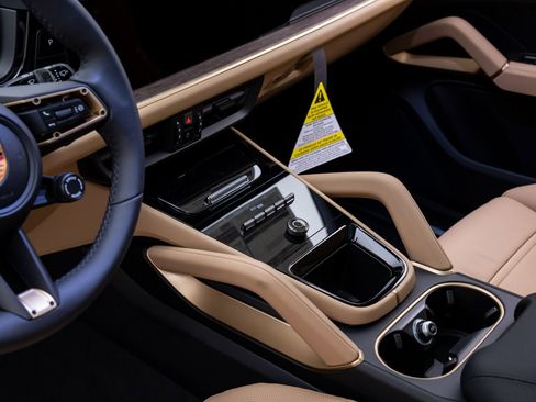 New 2026 Porsche Cayenne image 13