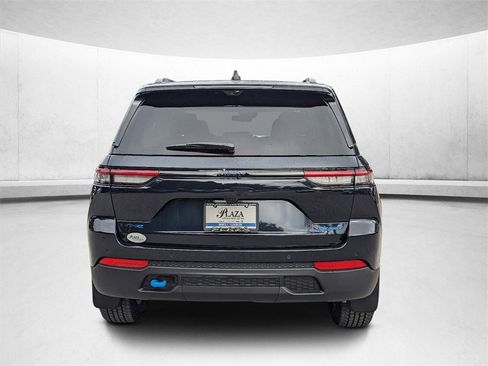 New 2024 Jeep Grand Cherokee Trailhawk w/ Luxury Tech Group III image 4