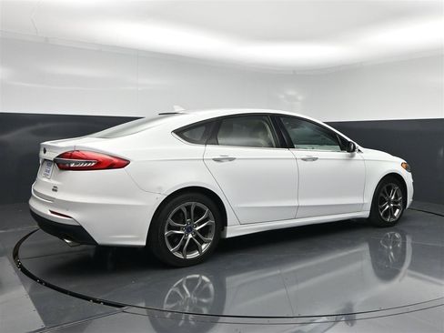 Used 2020 Ford Fusion SEL FWD image 5