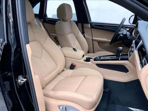 New 2026 Porsche Macan AWD/4WD image 25