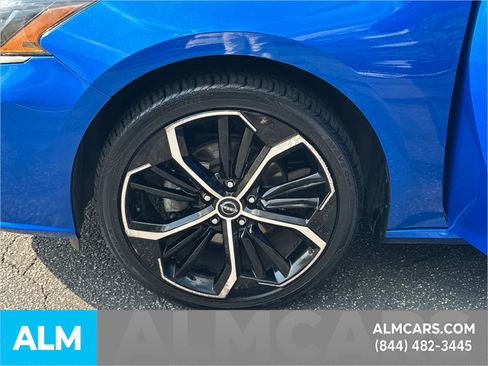 Used 2025 Nissan Altima 2.5 SR FWD image 12