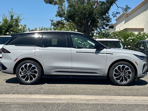 New 2026 Lincoln Nautilus Reserve AWD/4WD image 8