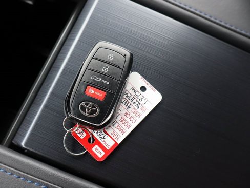 Used 2025 Toyota Tundra Platinum image 24