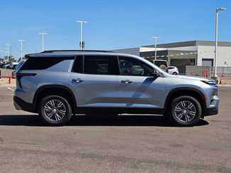 Used 2025 Chevrolet Traverse LT w/ Driver Confidence Package video 4