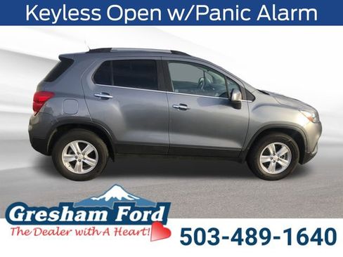 Used 2019 Chevrolet Trax LT w/ LT Convenience Package image 7