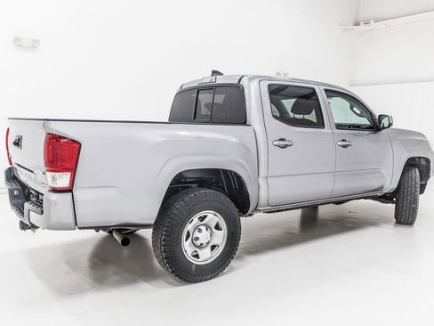 Used 2020 Toyota Tacoma SR AWD/4WD image 8