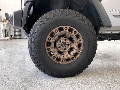 Used 2018 Jeep Wrangler Unlimited Sport image 12