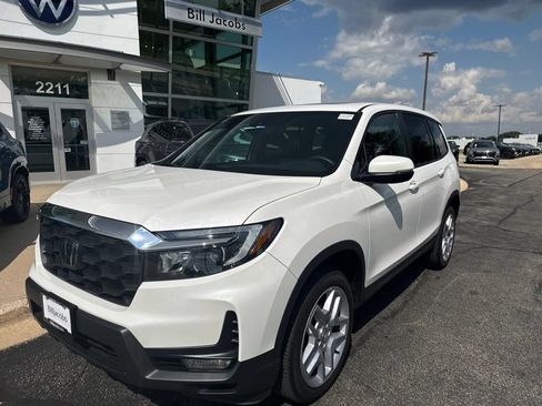 Used 2024 Honda Passport EX-L image 2