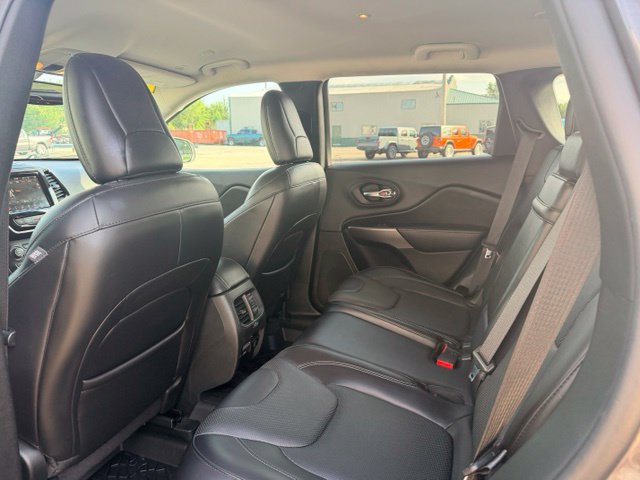 Used 2019 Jeep Cherokee Limited w/ Luxury Group AWD/4WD image 20