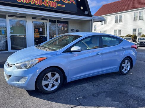 Used 2013 Hyundai Elantra GLS w/ Preferred Pkg image 3