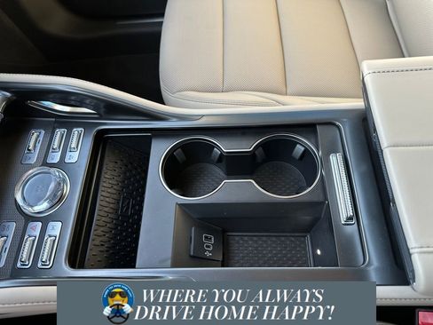 New 2025 Lincoln Nautilus Premier image 13