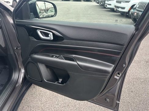 Used 2022 Jeep Compass Trailhawk w/ Trailhawk Convenience Group image 18