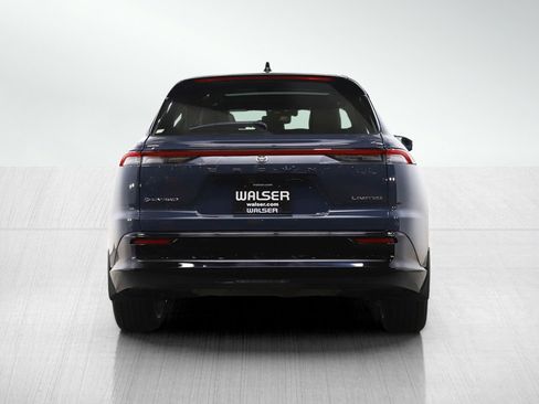 Used 2025 Toyota Crown Signia w/ Advanced Technology Package image 4