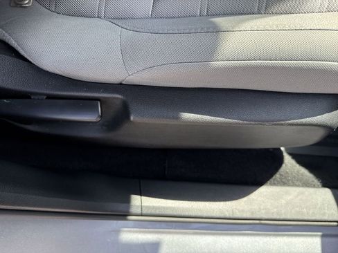 Used 2021 Honda CR-V LX image 41