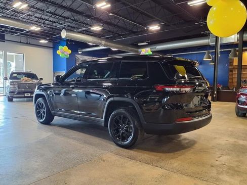 Used 2024 Jeep Grand Cherokee L Laredo AWD/4WD image 7