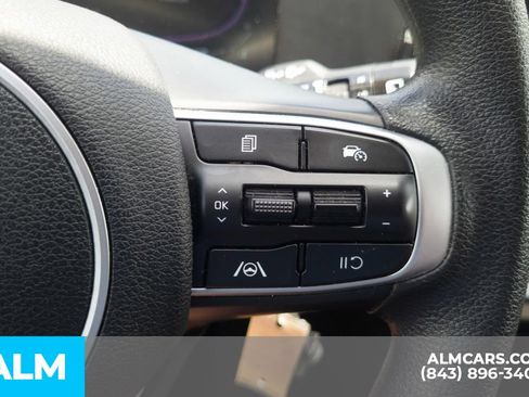 Used 2025 Kia Sportage LX FWD image 8