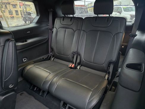 Used 2024 Jeep Grand Cherokee L Limited w/ Luxury Tech Group II image 19