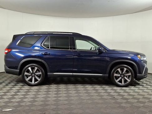 Used 2025 Honda Pilot Touring image 10