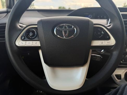 Used 2018 Toyota Prius One FWD image 9