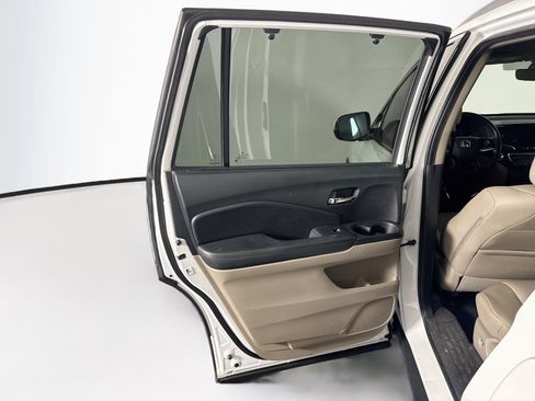 Used 2020 Honda Pilot Touring image 25